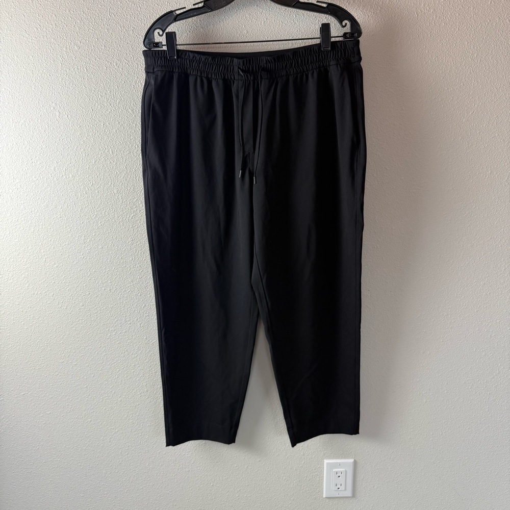 Lululemon Tapered-Leg Mid-Rise Pant 7/8 Length Luxtreme Black Women’s Large - Picture 3 of 11
